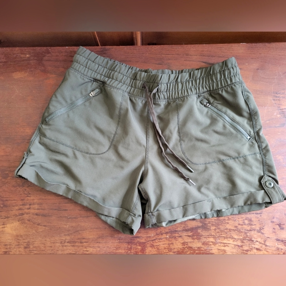Athletic shorts